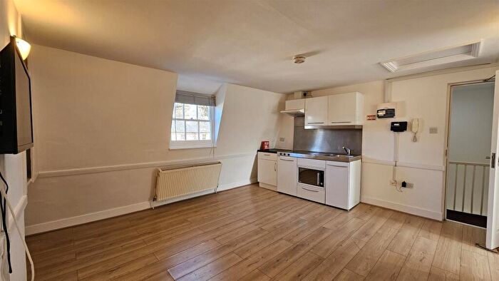 Studio To Rent In Flat, Newmarket Road, Cambridge, CB5
