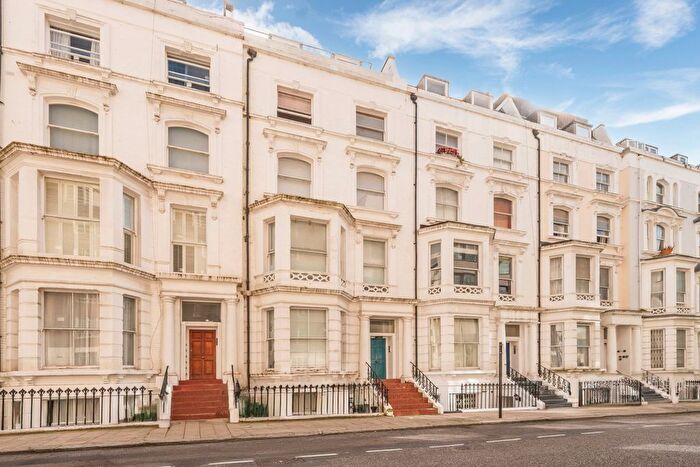 2 Bedroom Flat For Sale In Hatherley Grove, Notting Hill, W2