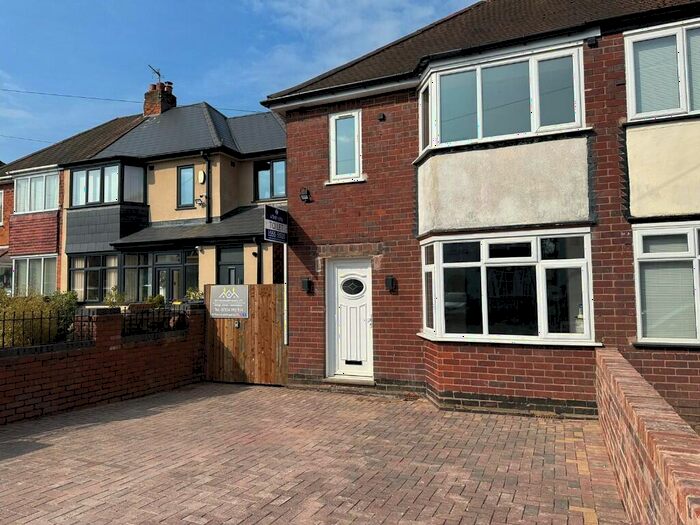 3 Bedroom Semi-Detached House To Rent In Lyttleton Avenue, Halesowen, West Midlands, B62