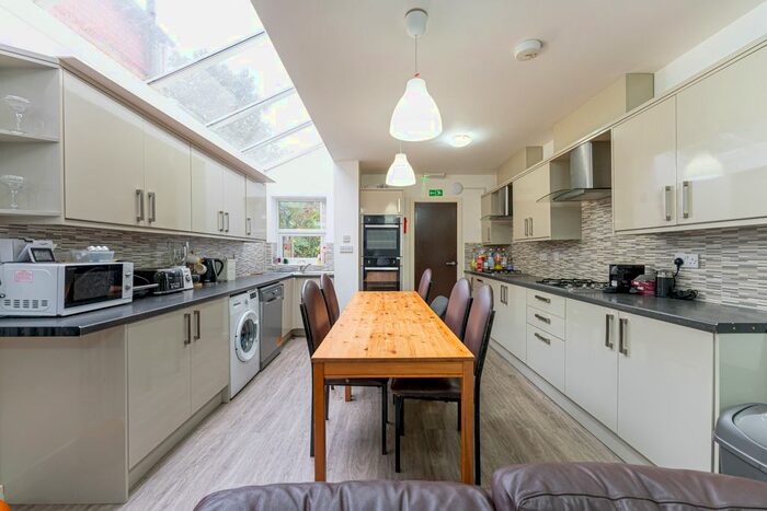 7 Bedroom Terraced House To Rent In Dawlish Road, Selly Oak, Birmingham, B29