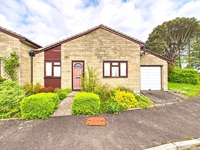 2 Bedroom Bungalow For Sale In Wessex Rise, Somerton, TA11