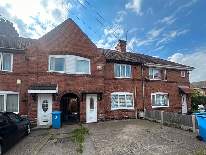 3 Bedroom Terraced House To Rent In Suffolk Grove, Bircotes, DN11