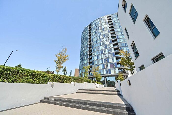 2 Bedroom Flat For Sale In Newgate, East Croydon, Croydon, CR0