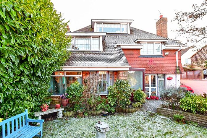 4 Bedroom Detached House For Sale In The Brow, Widley, Waterlooville, Hampshire, PO7