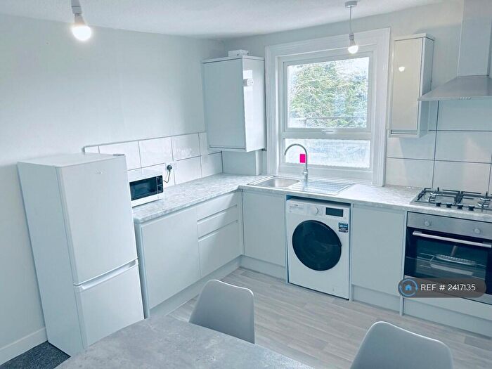 2 Bedroom Flat To Rent In Russell Street, Reading, RG1