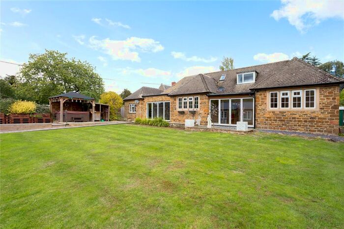 3 Bedroom Detached House For Sale In Wesley Place, Chacombe, Banbury, Oxfordshire, OX17