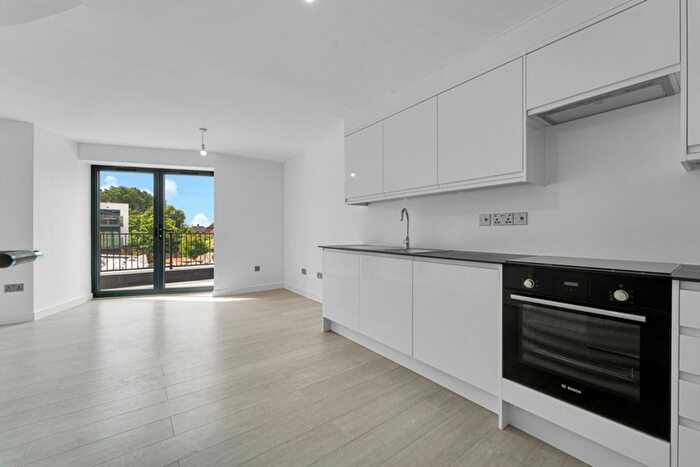 2 Bedroom Flat To Rent In Staines Road, Hounslow, TW14