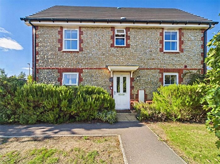 3 Bedroom Semi-Detached House For Sale In Lower Icknield Way, Chinnor, Oxfordshire, OX39