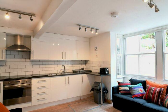 6 Bedroom End Of Terrace House To Rent In Hanover Street, Brighton, BN2