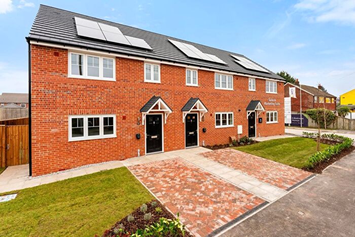 3 Bedroom Semi Detached House For Sale In Cale Lane, Aspull, Wigan, Greater Manchester, WN2