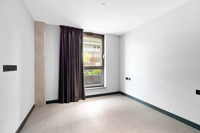 3 Bedroom Flat To Rent In Beton, Wembley Park Boulevard, Wembley, HA9