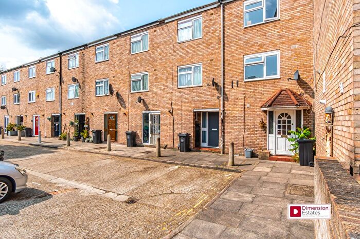 3 Bedroom Terraced House For Sale In Overbury Street, Lower Clapton, Hackney, London, E5