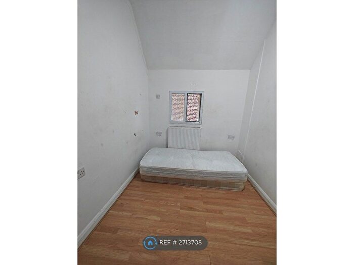 1 Bedroom Flat To Rent In Highgate Hill, London, N19