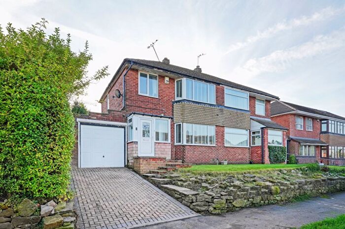 3 Bedroom Semi-Detached House For Sale In Highfields Road, Dronfield, S18