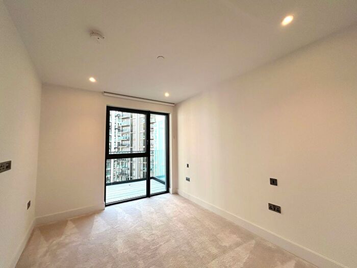 1 Bedroom Flat To Rent In Fountain Park Way, London, W12