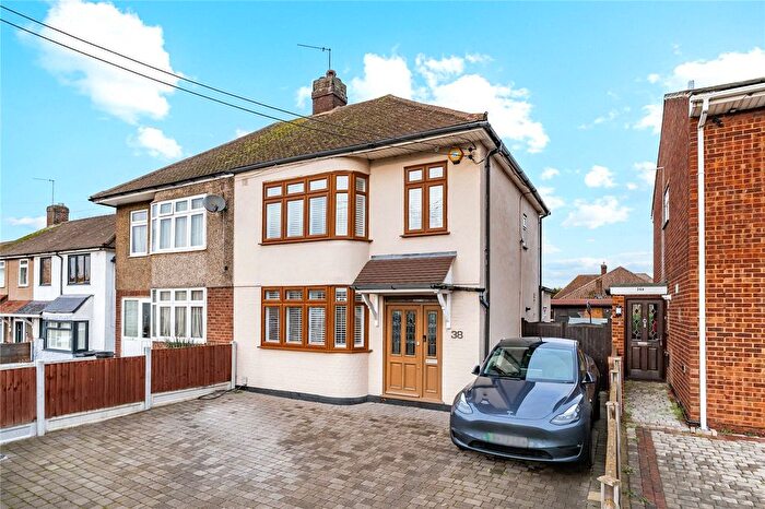 3 Bedroom Semi-Detached House To Rent In Frederick Road, Rainham, RM13