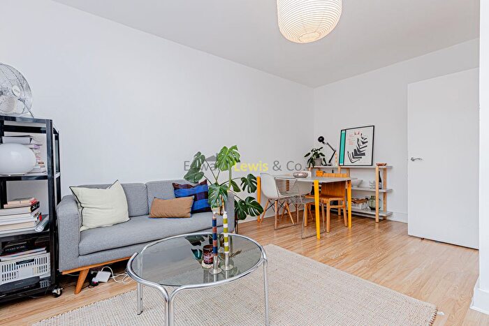 1 Bedroom Flat To Rent In Batley Place, London, N16