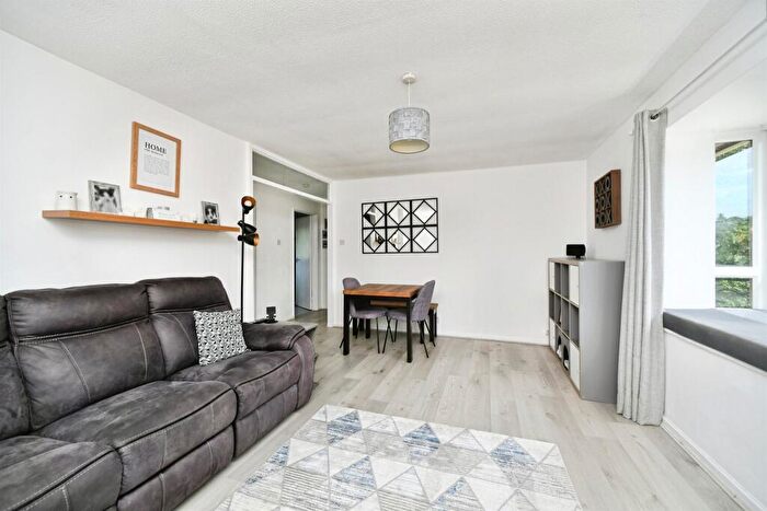 2 Bedroom Flat For Sale In Cliveden Close, Brighton, BN1