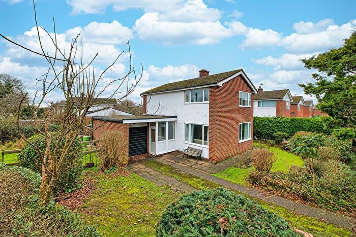 3 Bedroom Detached House For Sale In Latham Avenue, Helsby, Frodsham, WA6