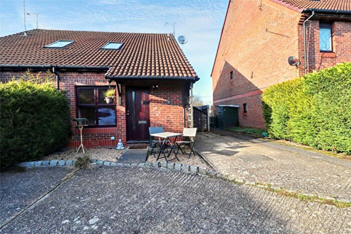 1 Bedroom Semi Detached House For Sale In Veryan, Woking, Surrey, GU21