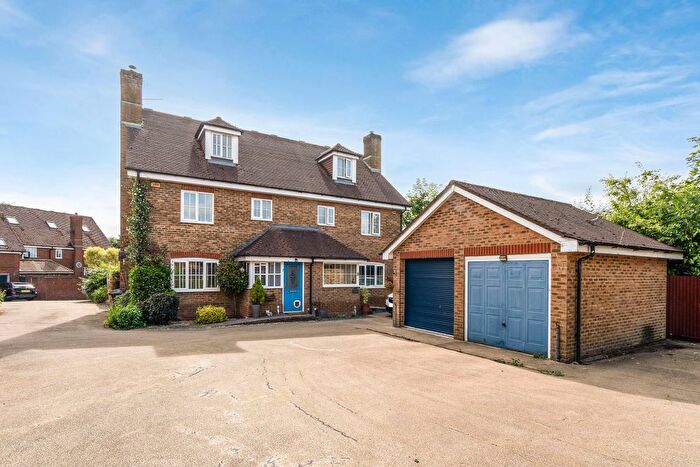 4 Bedroom Detached House For Sale In Barley View, Basingstoke, RG25