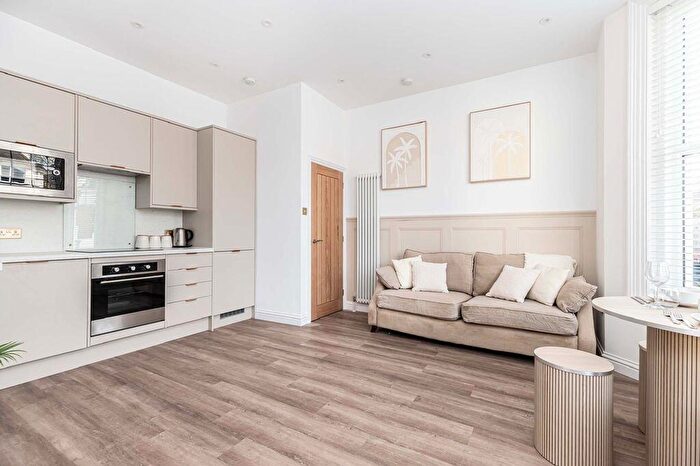 2 Bedroom Apartment For Sale In Campbell Road, Bournemouth, BH1