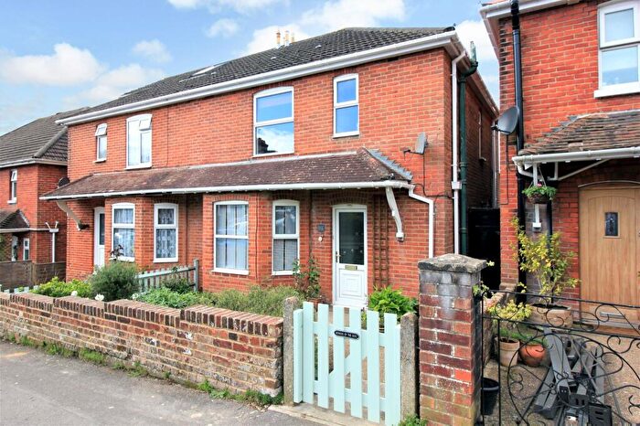 3 Bedroom Semi-Detached House To Rent In Dimond Road, Southampton, SO18