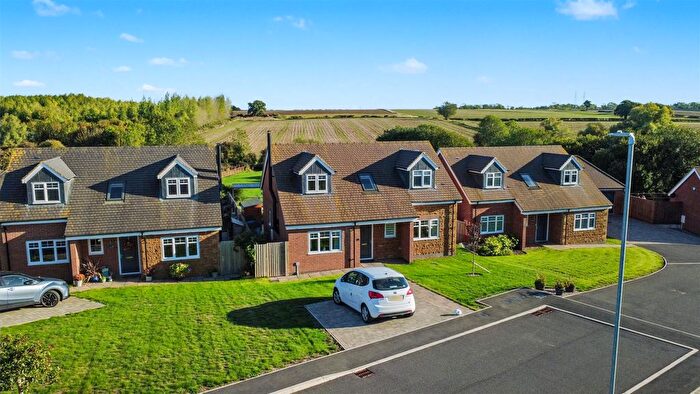 3 Bedroom Detached House For Sale In Stonehouse Crescent, Stanion, NN14