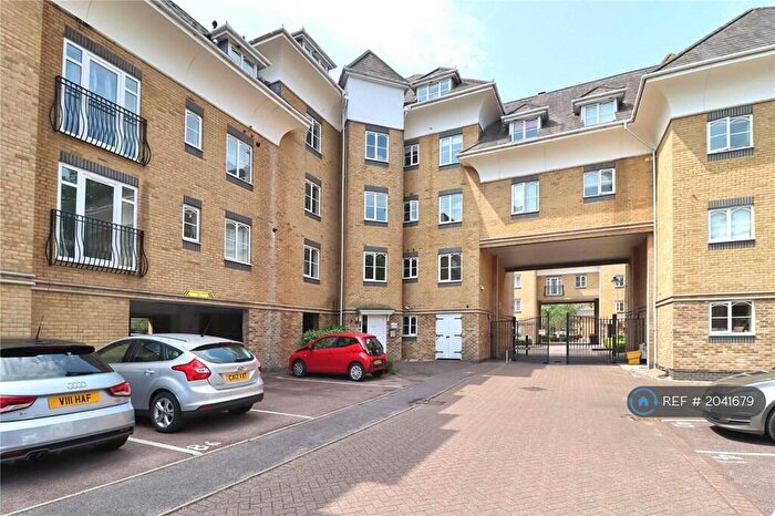 1 Bedroom Flat To Rent In Century Court, Woking, GU21