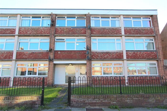 2 Bedroom Apartment To Rent In John Street, Cullercoats, NE30