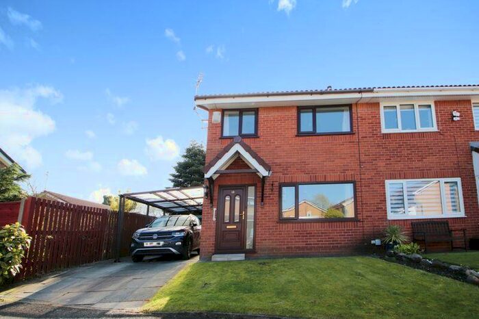 3 Bedroom Semi-Detached House To Rent In Orwell Close, Bury, BL8