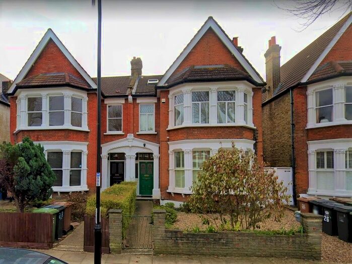 3 Bedroom Flat To Rent In Inchmery Road, London, SE6