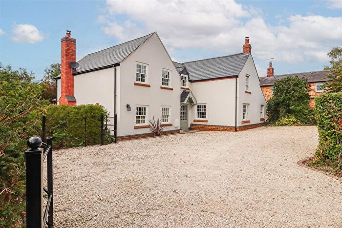 4 Bedroom Detached House For Sale In Keys Lane, Priors Marston, Southam, CV47