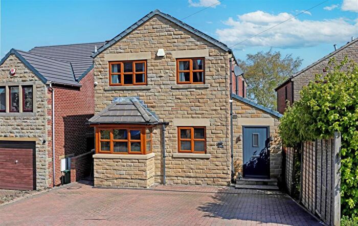 4 Bedroom Detached House For Sale In Spencer Street, Skelmanthorpe, Huddersfield, HD8