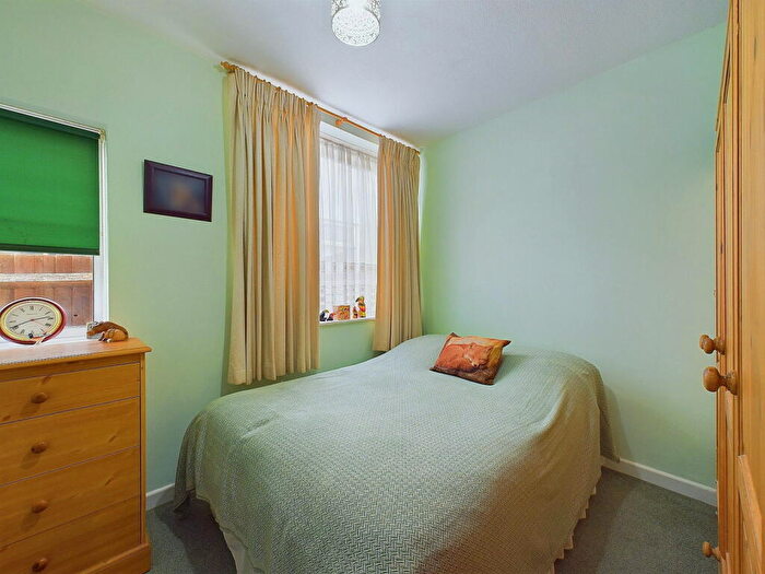 2 Bedroom Flat For Sale In Dover Road, West Worthing, West Sussex, BN11