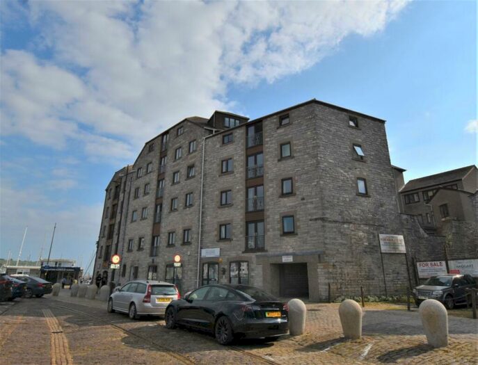 1 Bedroom Flat To Rent In Dolphin House, Sutton Harbour, PL4