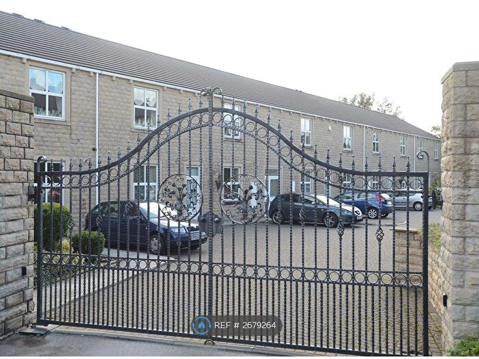 2 Bedroom Flat To Rent In Nicholas Street, Briercliffe, Burnley, BB10