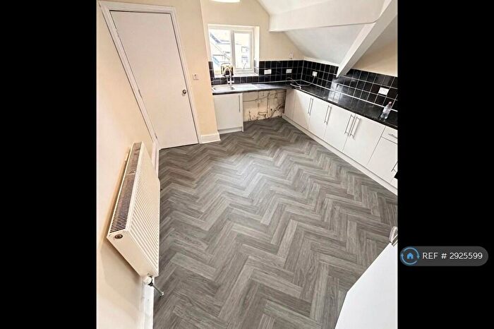 3 Bedroom Flat To Rent In Trinity Avenue, Conwy, LL30