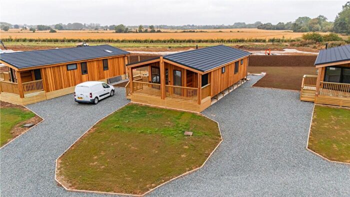 2 Bedroom Lodge For Sale In Barton Street, Laceby, DN37