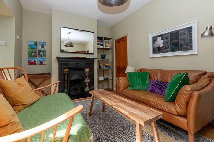 2 Bedroom Flat To Rent In Waterloo, SE1