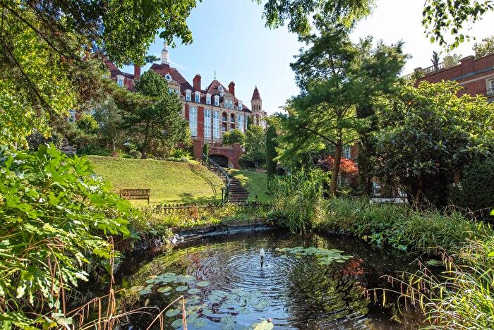 3 Bedroom Flat For Sale In Gainsborough House, Frognal Rise, London, NW3
