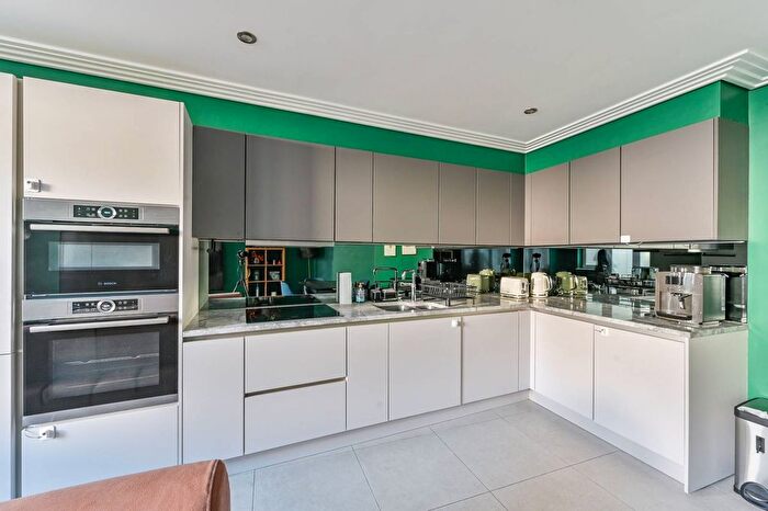 3 Bedroom Flat For Sale In Elgin Avenue, Maida Vale, London, W9