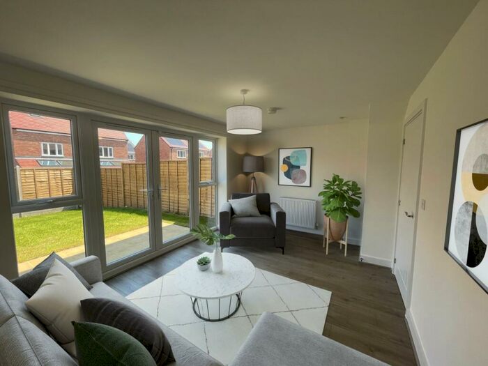 3 Bedroom Semi-Detached House To Rent In Hollinghurst Close, Houlton, Rugby, CV23