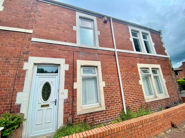 3 Bedroom Flat For Sale In Station Road, Bill Quay, Tyne And Wear, Tyne