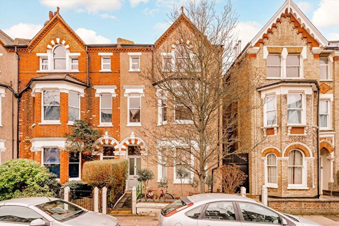 2 Bedroom Flat For Sale In Oakhurst Grove, East Dulwich, SE22