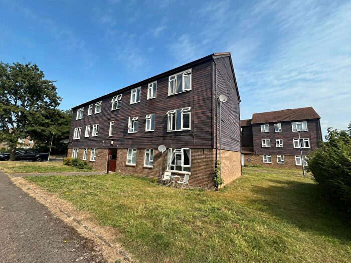 3 Bedroom Flat To Rent In Landau Way, Broxbourne, EN10