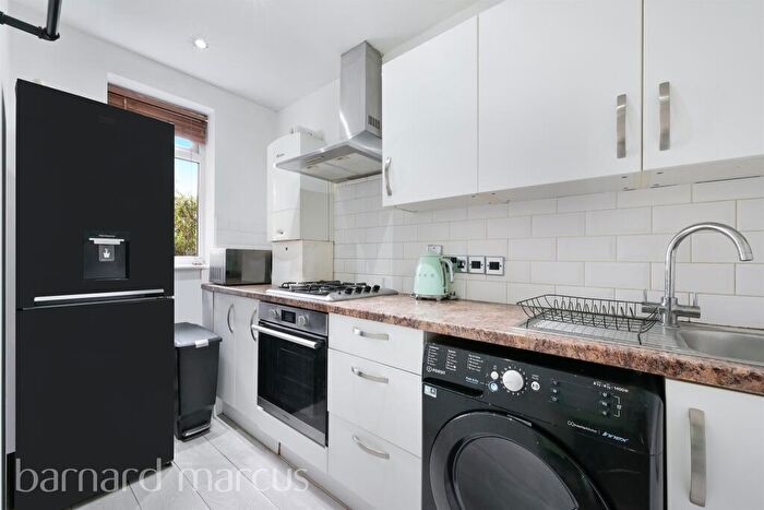 1 Bedroom Flat For Sale In Cedar Road, Sutton, SM2