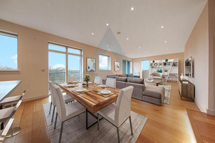 3 Bedroom Penthouse To Rent In Sotherby Court Sewardstone Road, E2