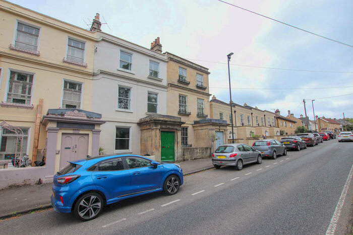 4 Bedroom Terraced House To Rent In Wellsway, Bath, BA2