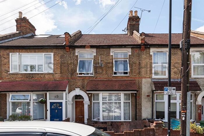 2 Bedroom Apartment To Rent In Beresford Road, Walthamstow, E17